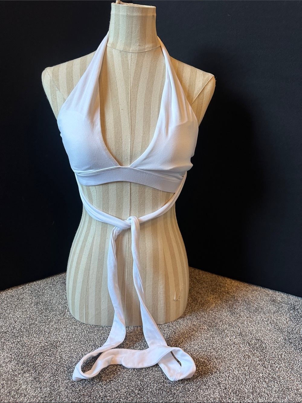 Alo Yoga Alosoft Switch It Up Bra.